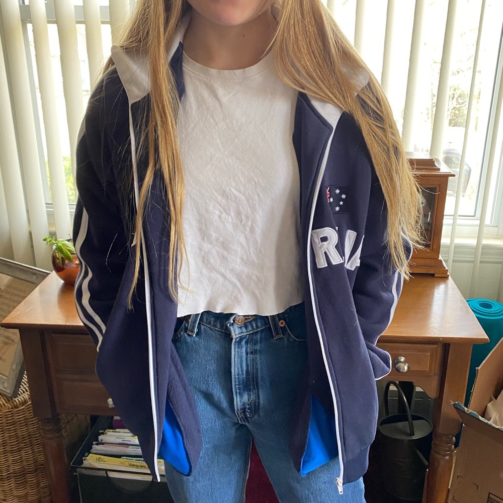 Australia zip up